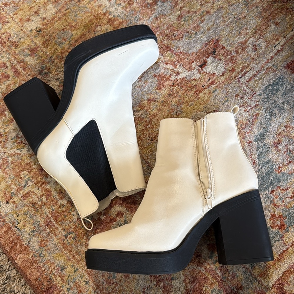Boots - Picture 2 of 3